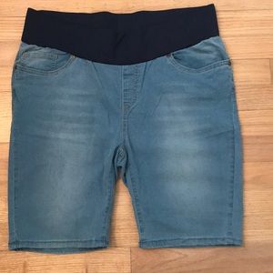 Maternity Denim Shorts Size Large